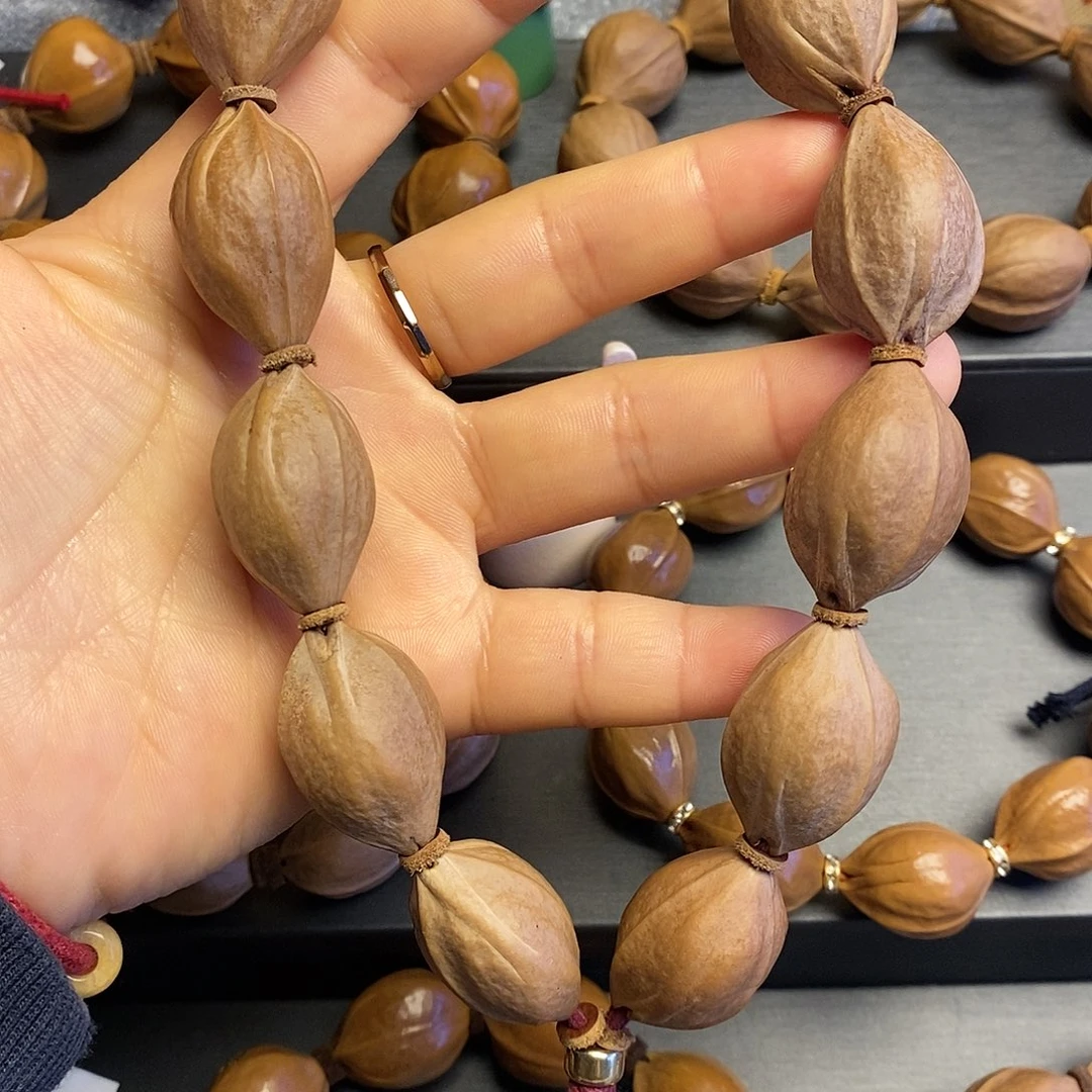 橄榄核手串/手链雨*梅林铁核20/31左右（手持）