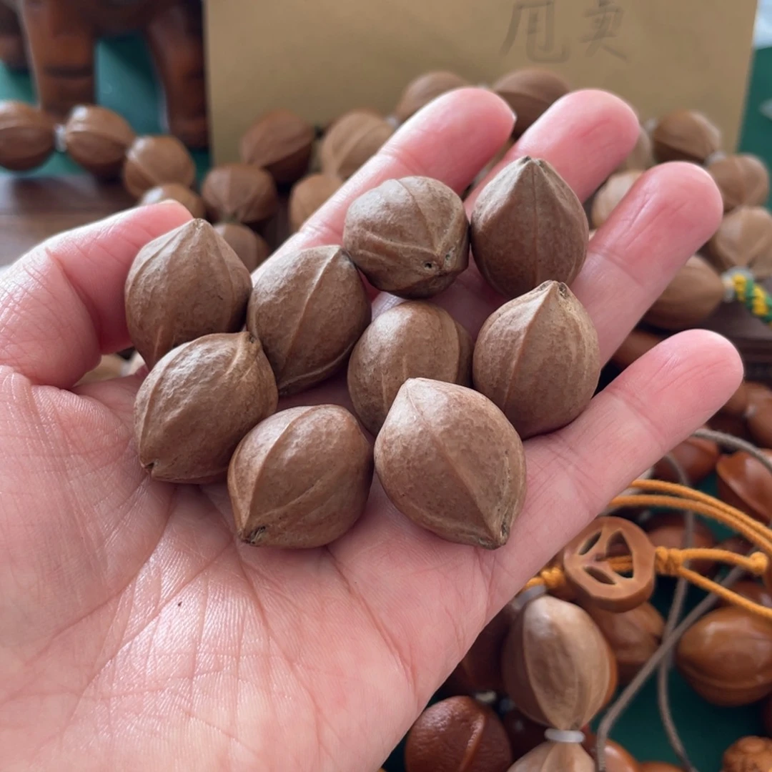 橄榄核手串王****l梅林铁核手串