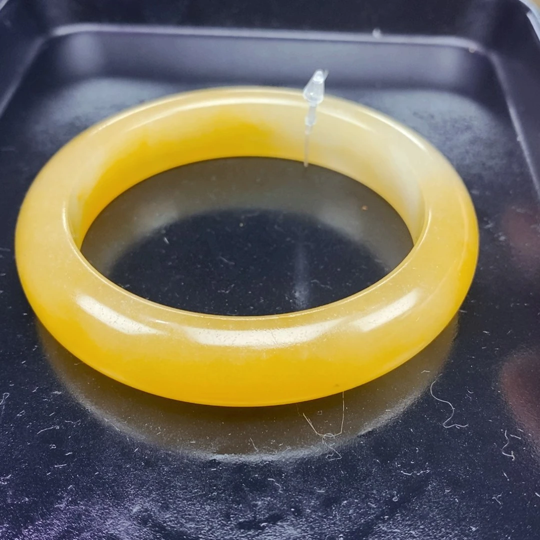 石英质玉（黄龙玉）未镶嵌颈饰