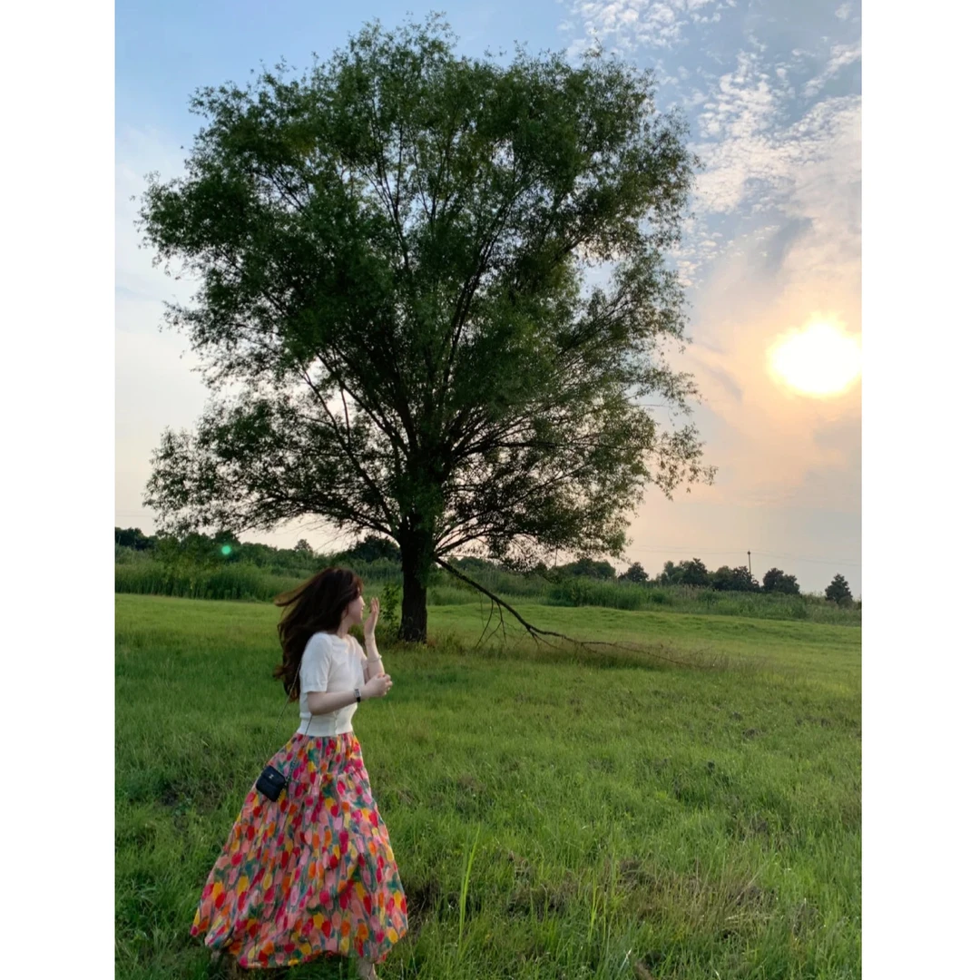 2025夏季新款甜美穿搭温柔风短袖针织上衣搭配碎花半身裙两件套女