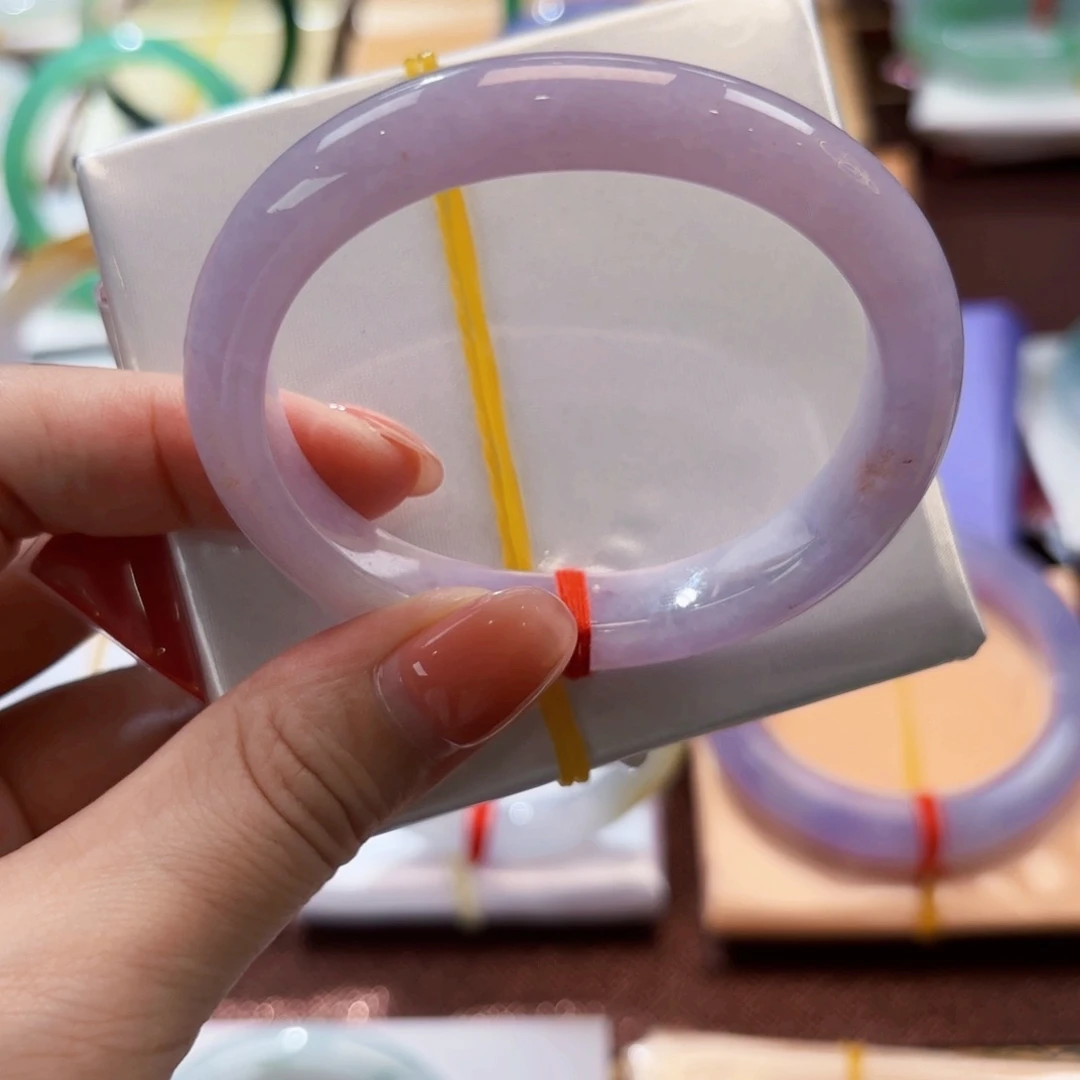 翡翠手镯未镶嵌缅甸天然翡翠A货手镯，一物一证书