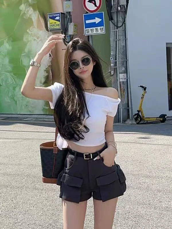 悠悠 白色斜肩绑带短袖t恤女➕灰色高腰重工短裙