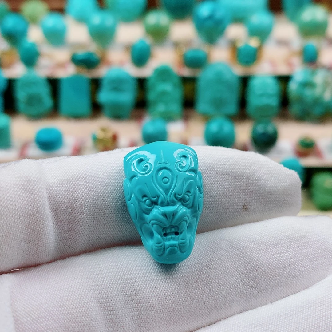 绿松石未镶嵌配饰兽面背云