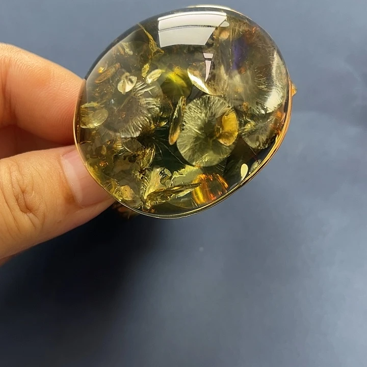 琥珀未镶嵌裸石手镯