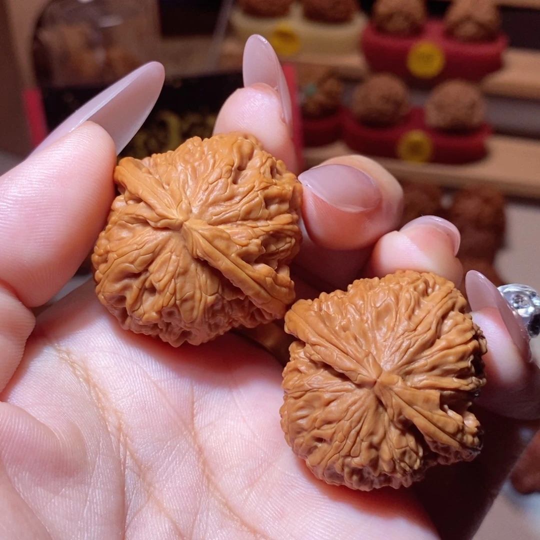 文玩核桃把件核*仁全品38尺白狮子