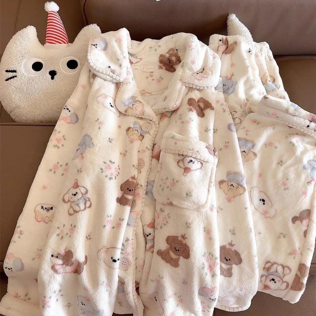 新款法兰绒睡衣女秋冬款加厚加绒甜美可爱卡通少女家居服