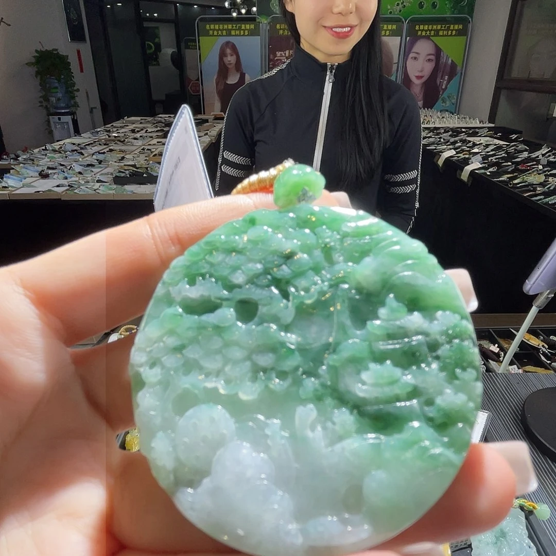 颈饰未镶嵌翡翠一个