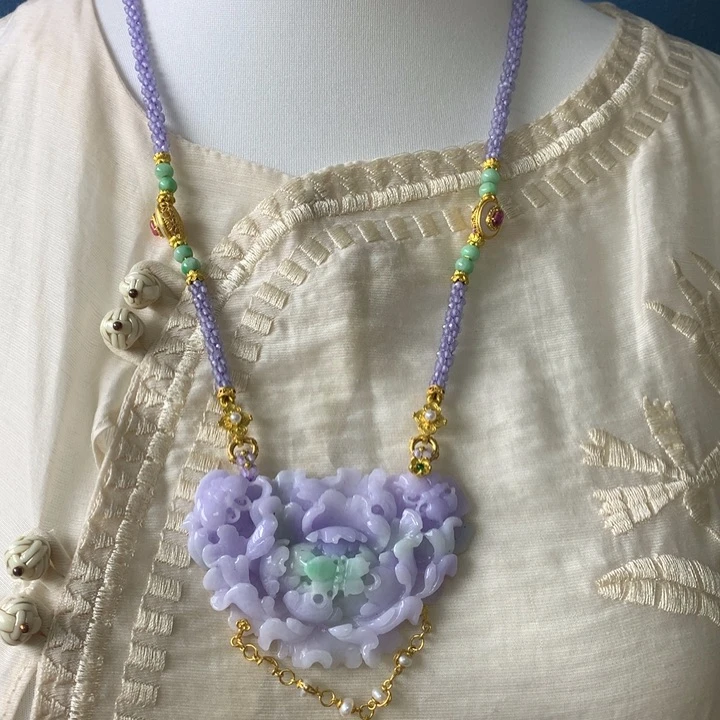 翡翠吊坠(赠链)未镶嵌