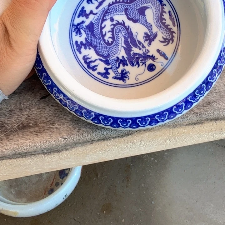 瓷片直径16厘米，高度5厘米