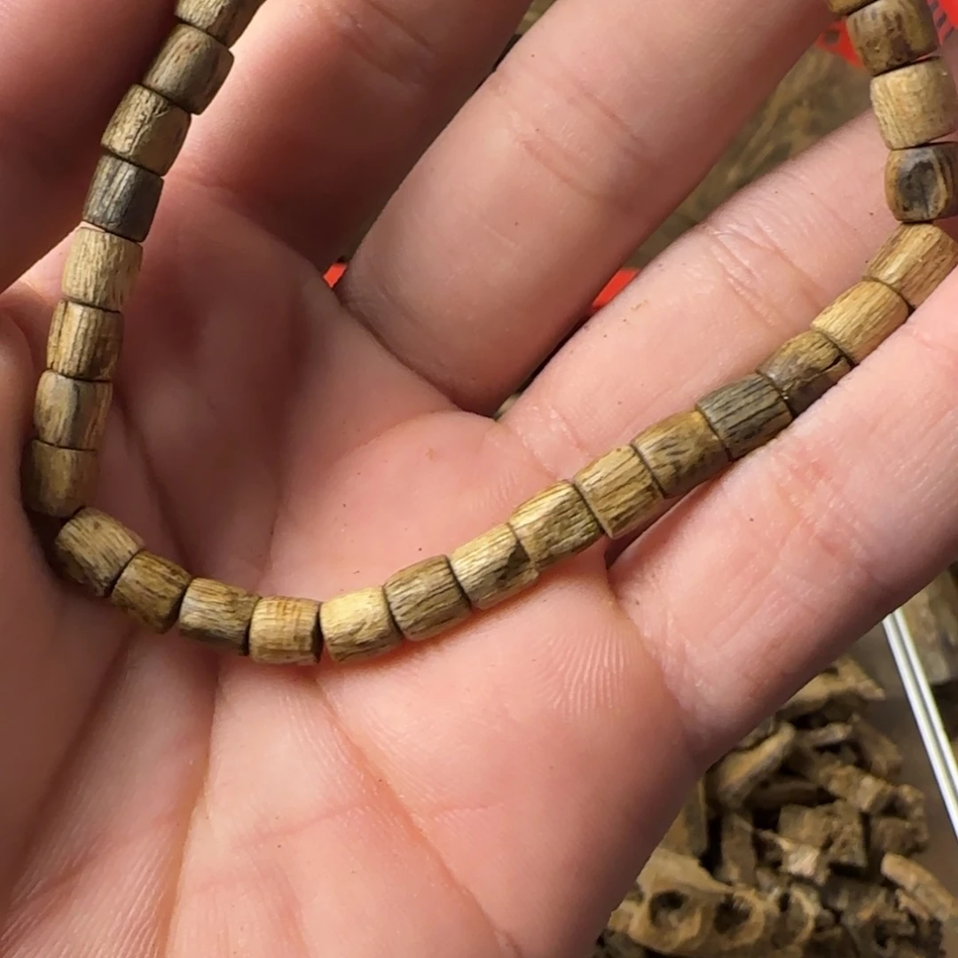 沉香碎屑沉香一条