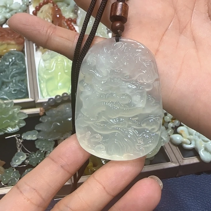 蛇纹石玉未镶嵌吊坠