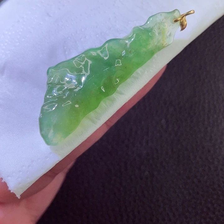 翡翠18K金镶嵌颈饰翡翠