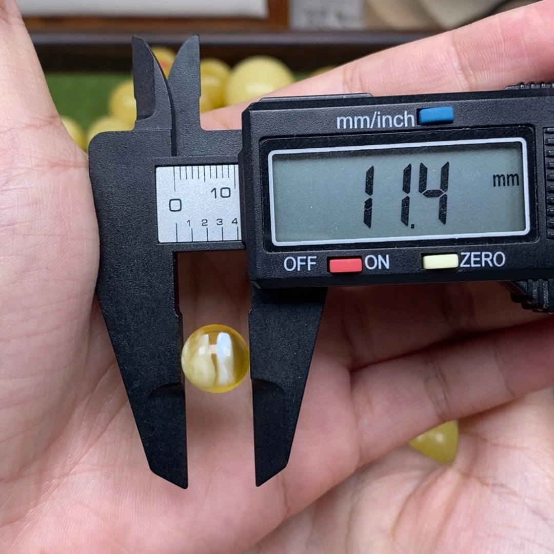 未镶嵌琥珀珠宝奇石