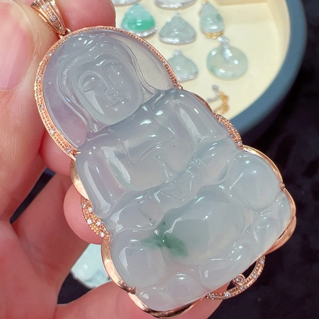 翡翠18K金镶嵌颈饰吊坠