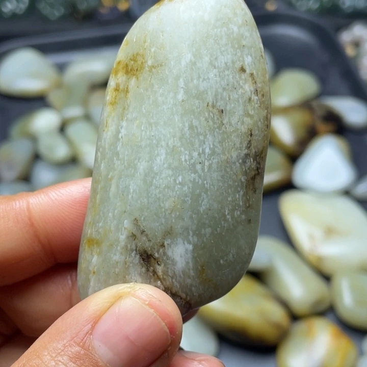 和田玉未镶嵌珠宝半成品