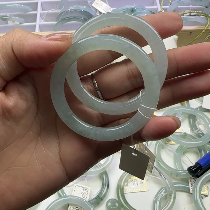 小***叮定制翡翠未镶嵌翡翠童镯改镯