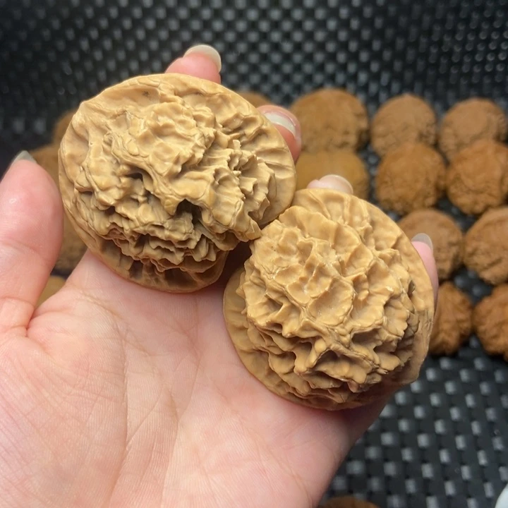 文玩核桃吊坠帝王
