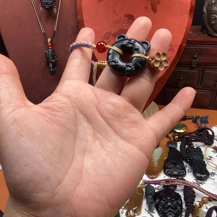 颈饰未镶嵌和田玉