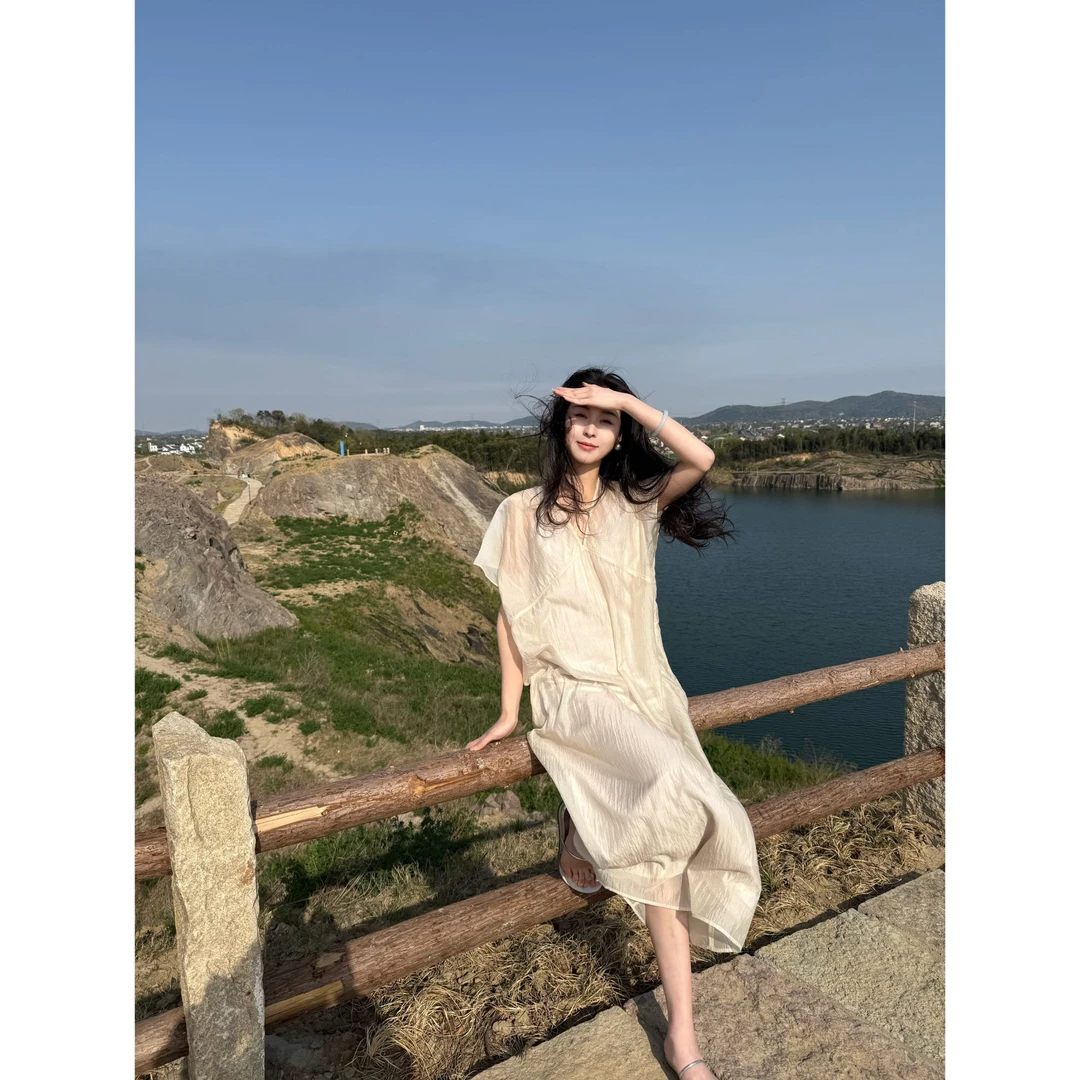 【千山里】极简温柔吊带短袖网纱罩衫连衣裙套装