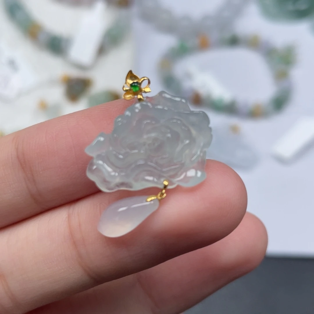 翡翠18K金镶嵌颈饰天然A货缅甸翡翠