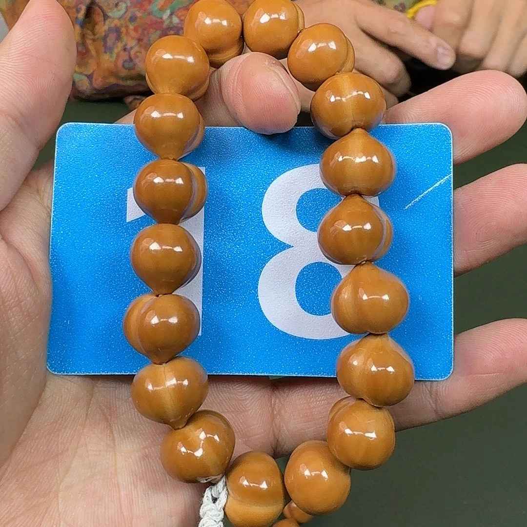 猴头核桃吊坠15屁桃。   18