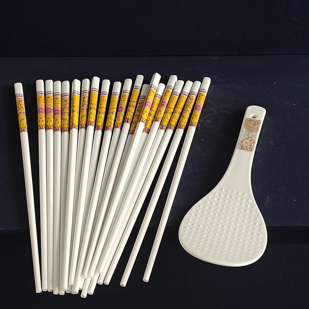 珐琅彩黄色陶瓷筷子十双饭勺一只