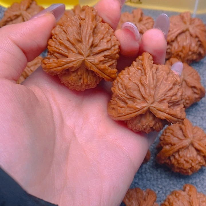 人***半吊坠文玩核桃核桃