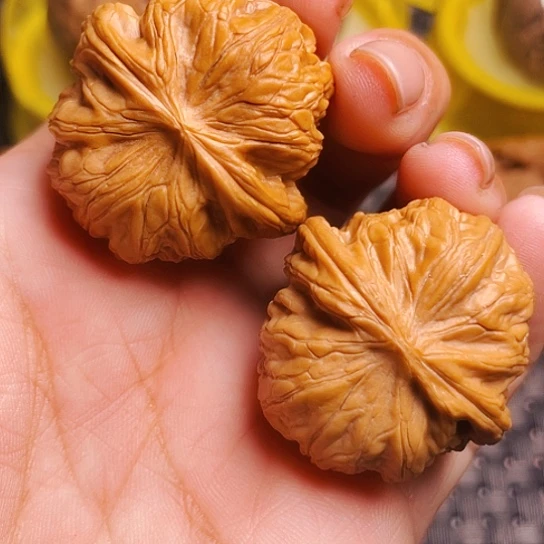 文玩核桃手捻战鼓