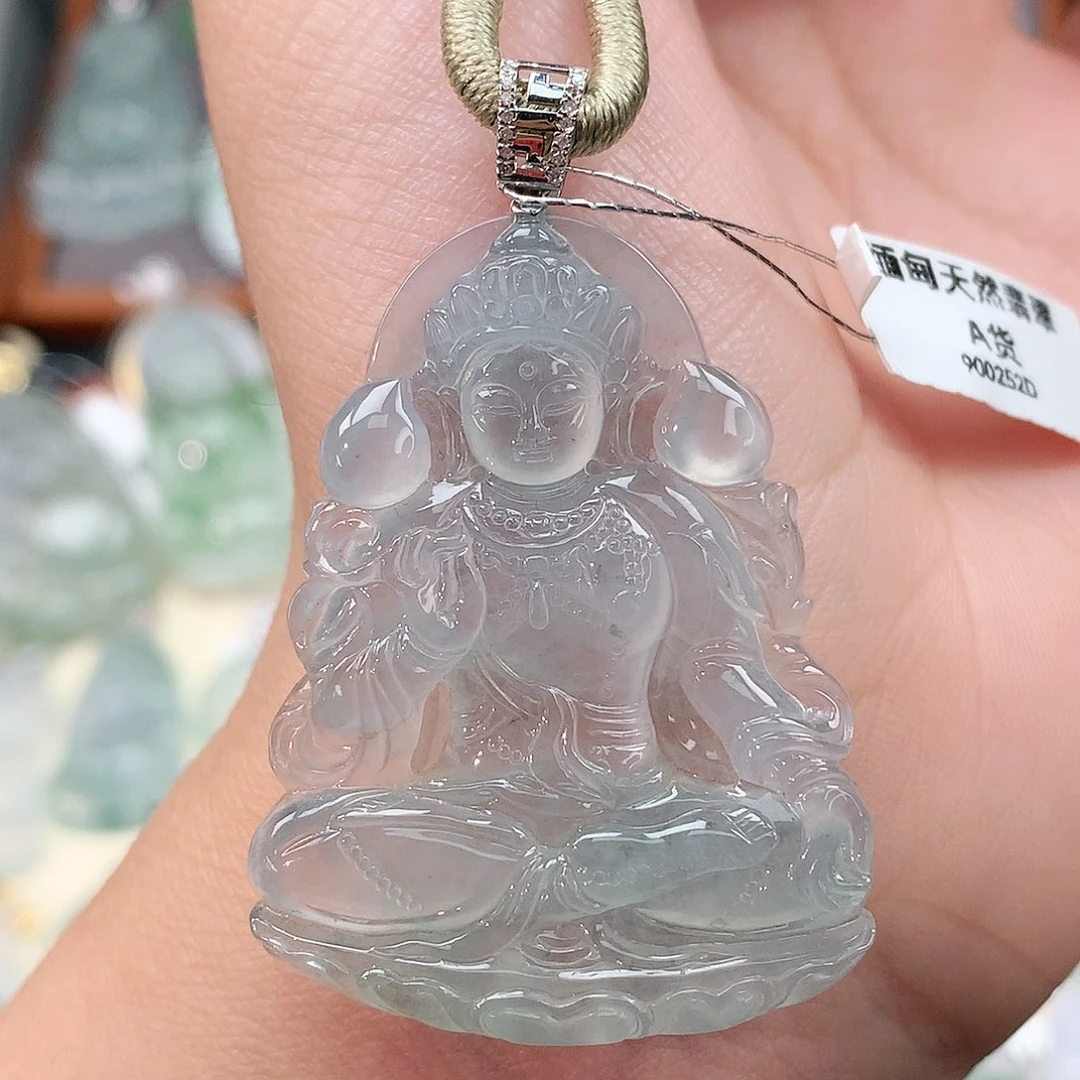 颈饰18K金镶嵌翡翠观音