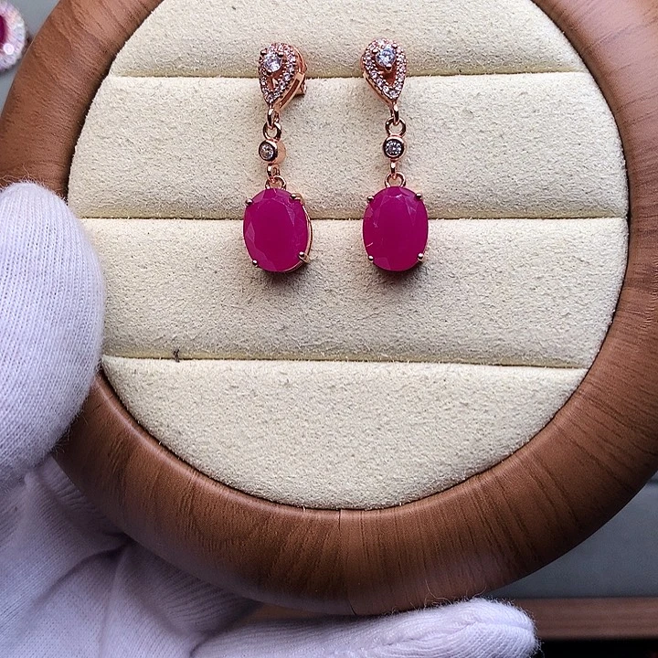银S925镶嵌红宝石耳饰