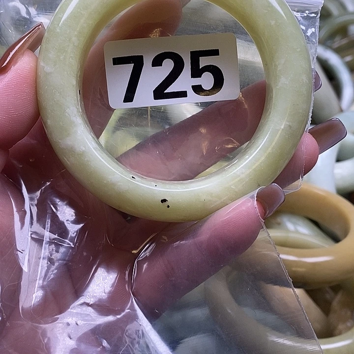 ฅ***ฅ蛇纹石玉未镶嵌手镯