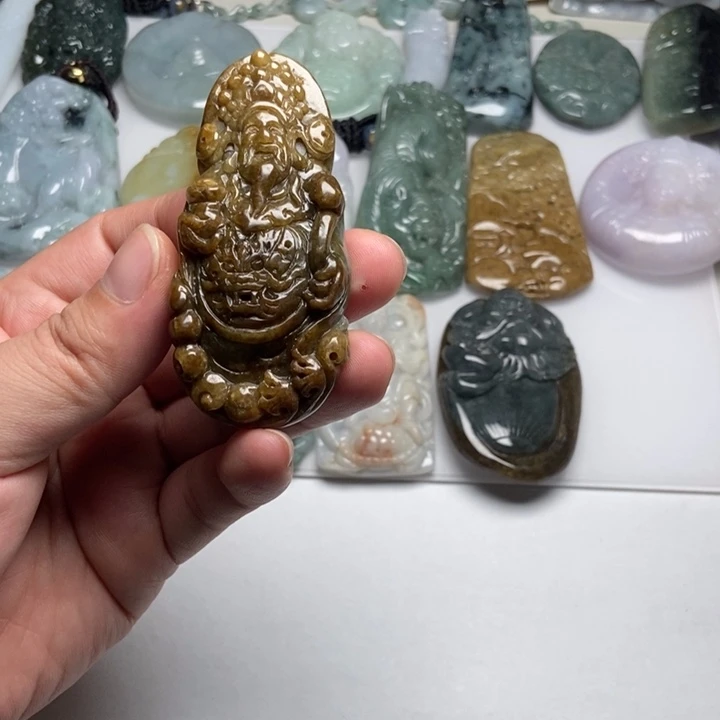 翡翠未镶嵌颈饰财爷30