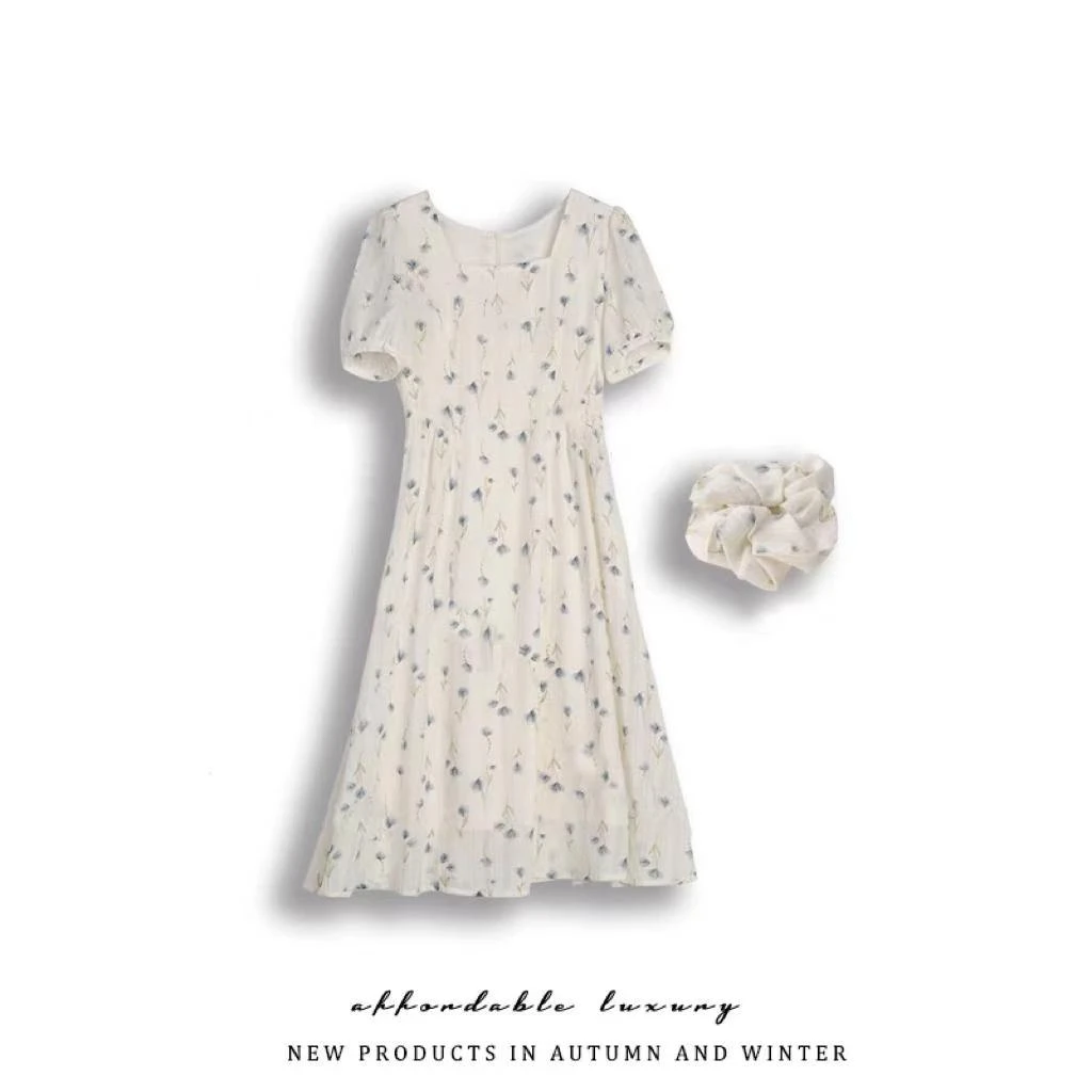 2025夏季碎花时尚显瘦气质收腰方领短袖欧若智性风甜美法式连衣裙