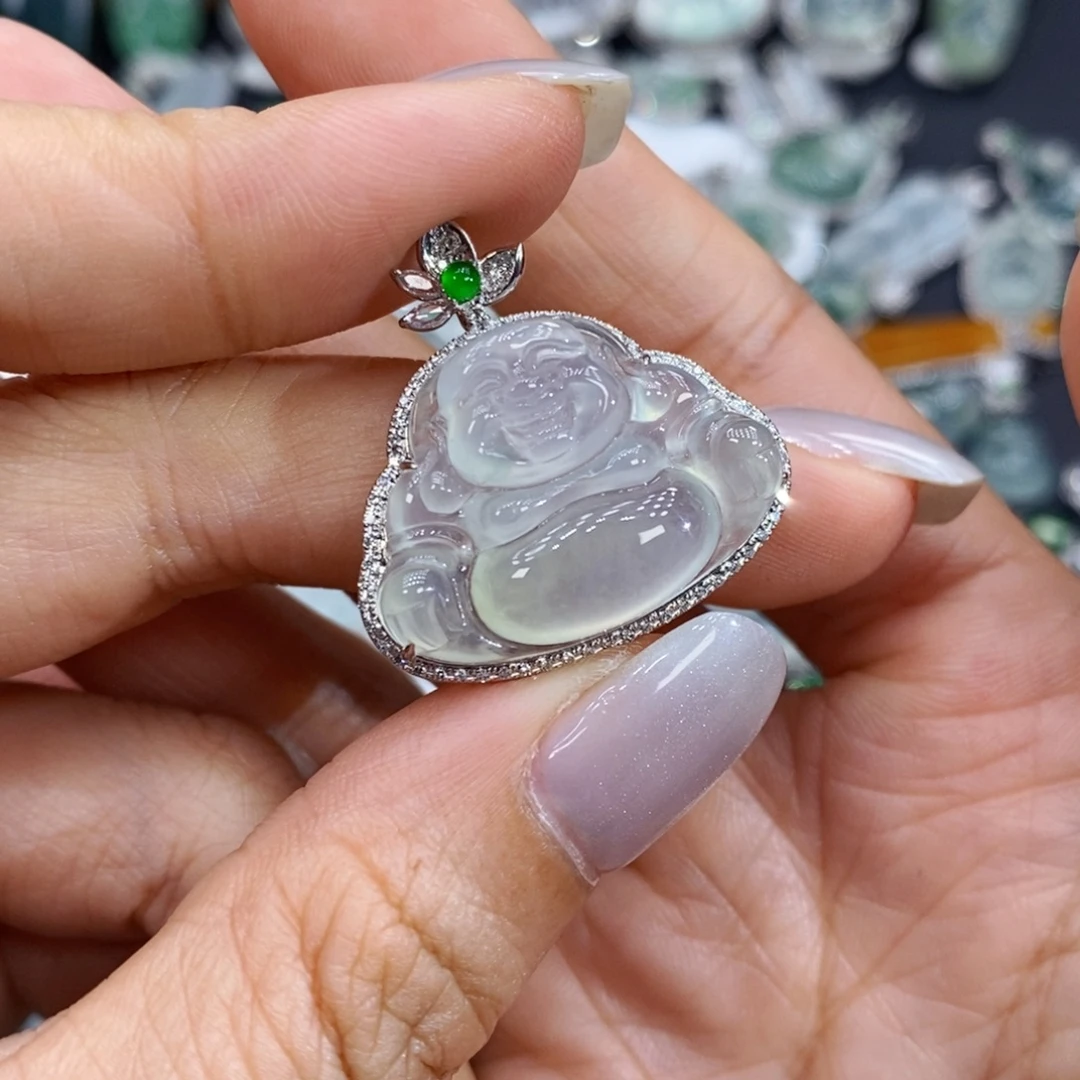 颈饰18K金镶嵌翡翠
