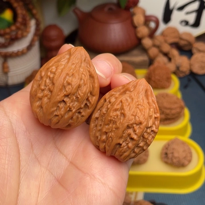 文玩核桃把件焦瓷瓶33