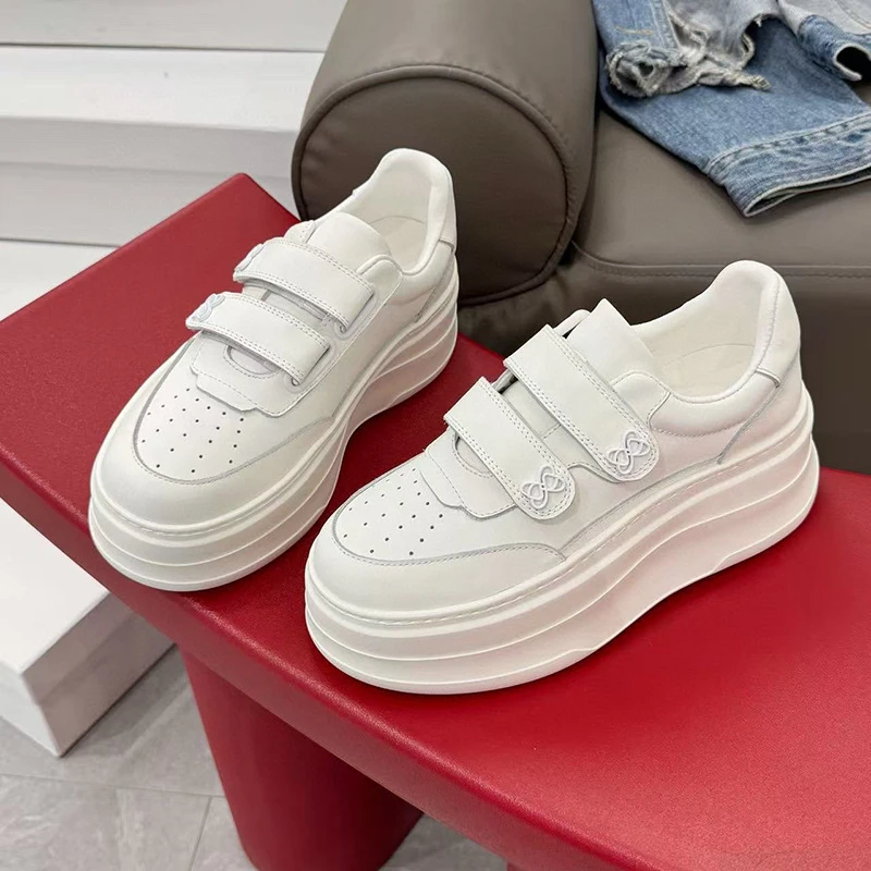 轻奢女鞋2025夏季新款松糕厚底小白鞋女时尚魔术贴圆头运动休闲鞋
