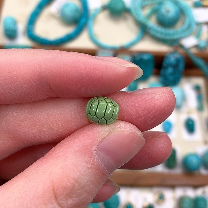绿松石配饰未镶嵌