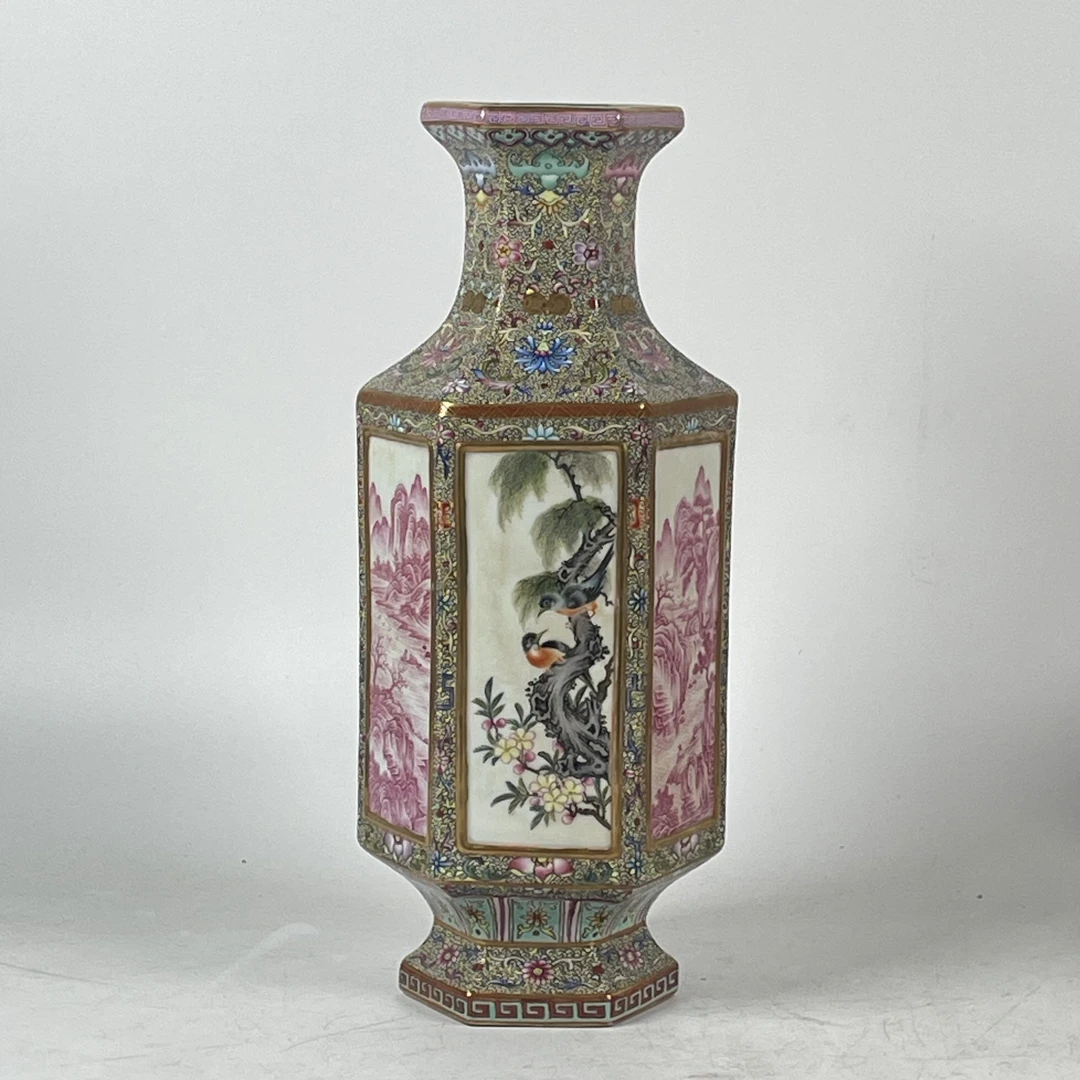 珐琅彩山水纹六分赏瓶收藏鉴赏