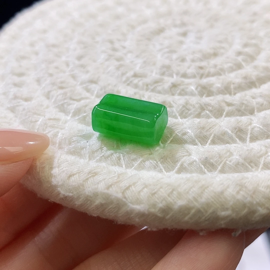 翡翠未镶嵌挂件好漏