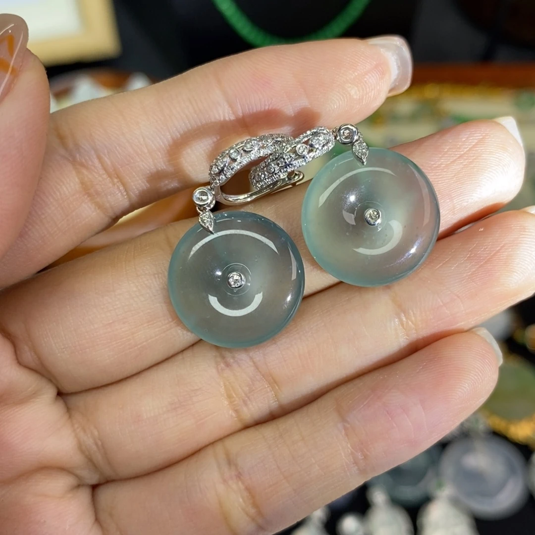 翡翠18K金镶嵌颈饰A货翡翠