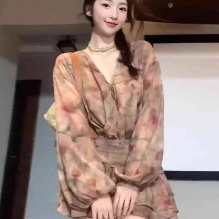 春夏大码温柔茶歇法式连衣裙女别致绝美气质仙女裙雪纺扎染碎花裙