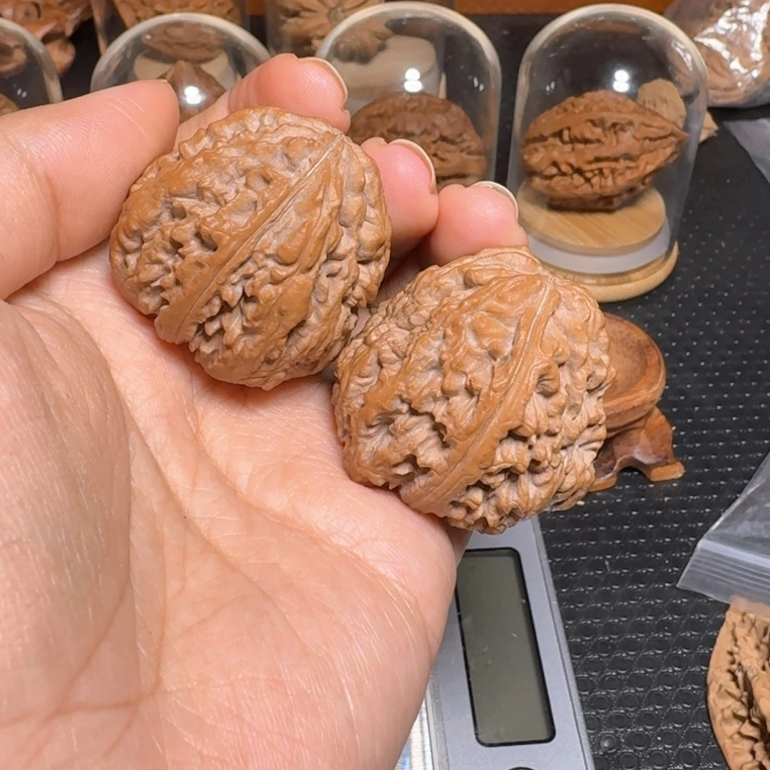 文玩核桃把件虎*草莓