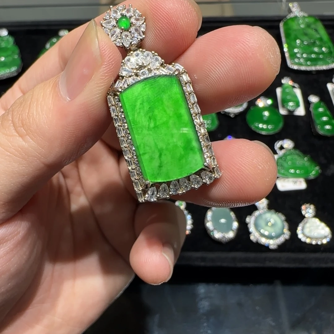 翡翠未镶嵌颈饰天然翡翠A货无事牌