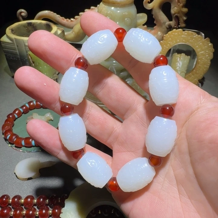 安***话和田玉未镶嵌挂件