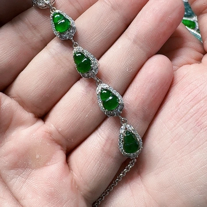 翡翠颈饰未镶嵌天然A货翡翠放漏