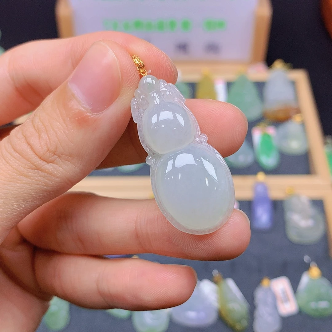 翡翠18K金镶嵌颈饰翡翠