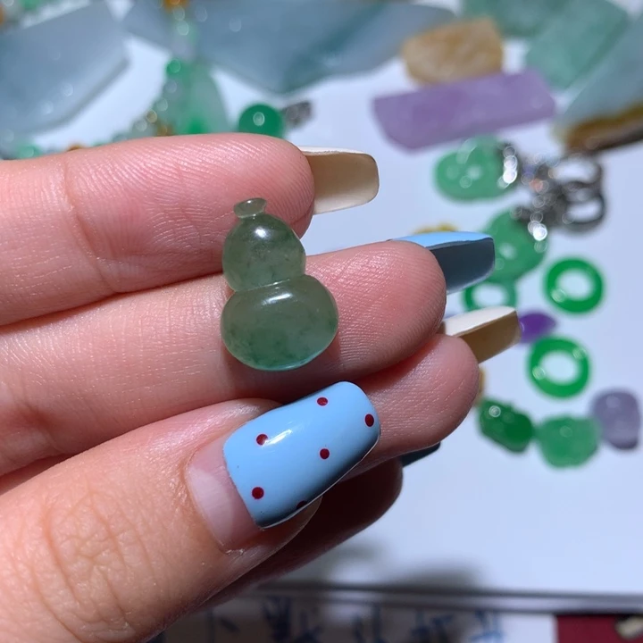 翡翠未镶嵌颈饰无镶嵌