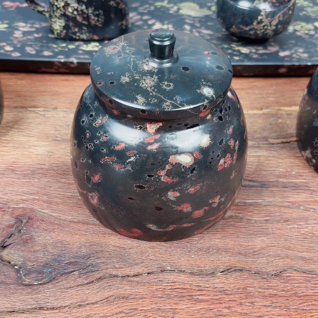 在**方康能美玉瓷安山玉