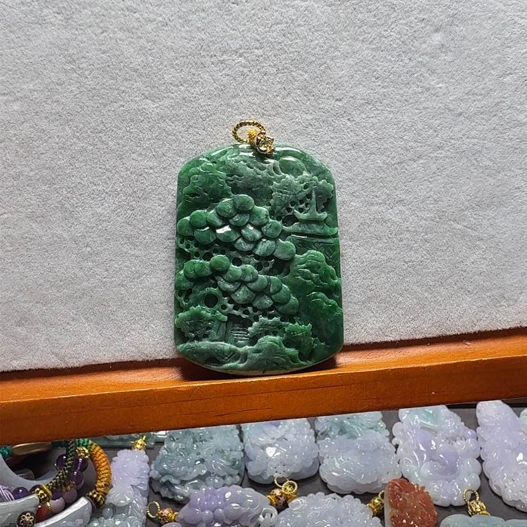 吊坠(赠链)未镶嵌翡翠