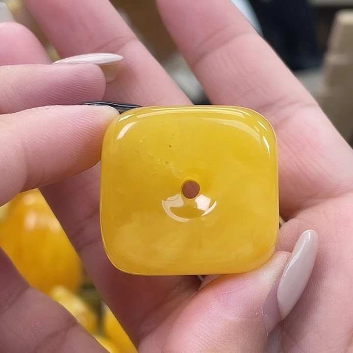 琥珀未镶嵌珠宝奇石h8